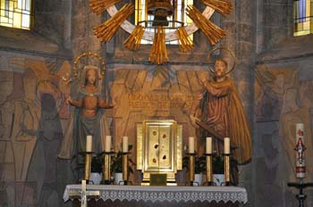 112 Altar mit Figuren